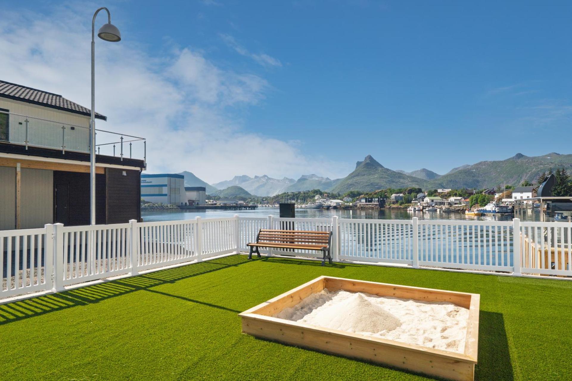 Waterfront House with Hot Tub