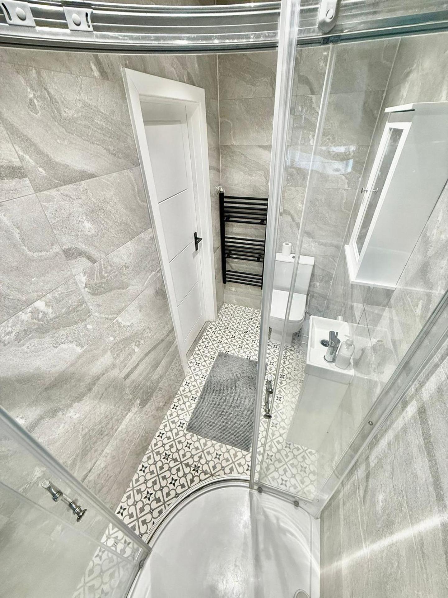 Westfield Shopping Studios - 129 - Chic City Escape