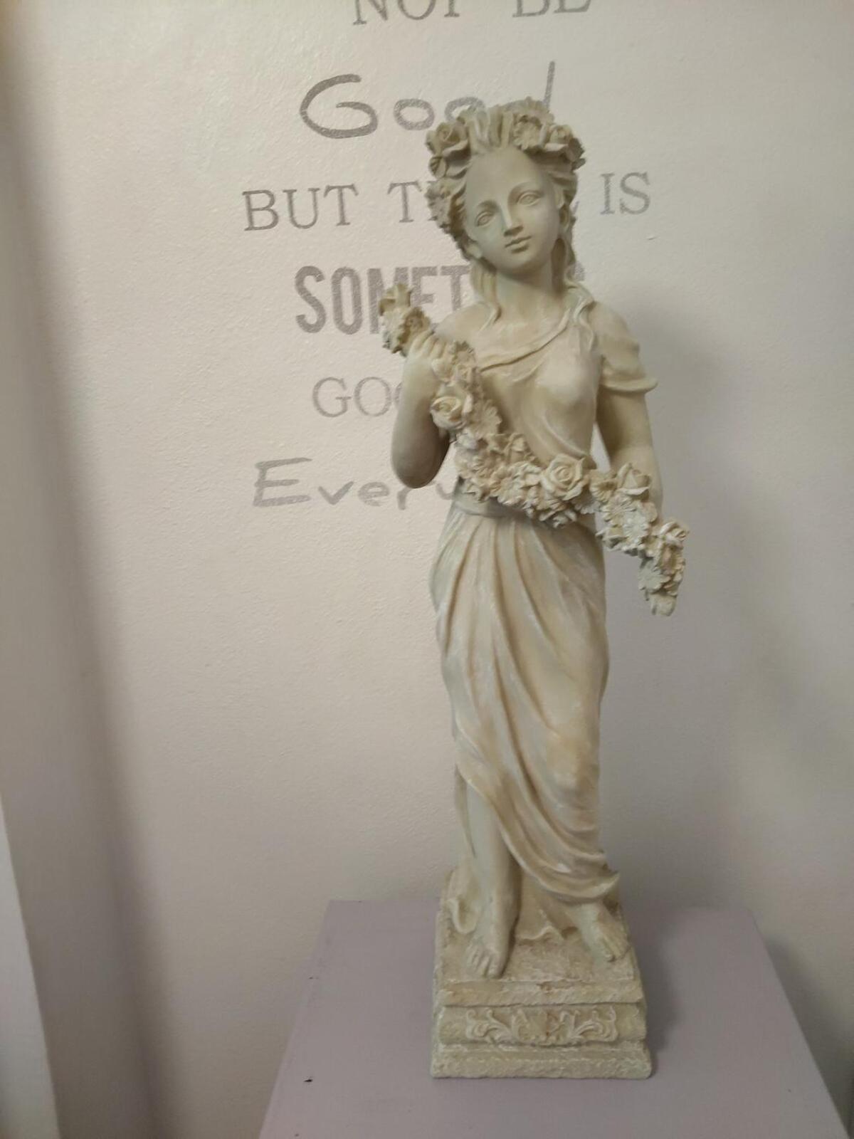 Brahe Suite, free parking garage