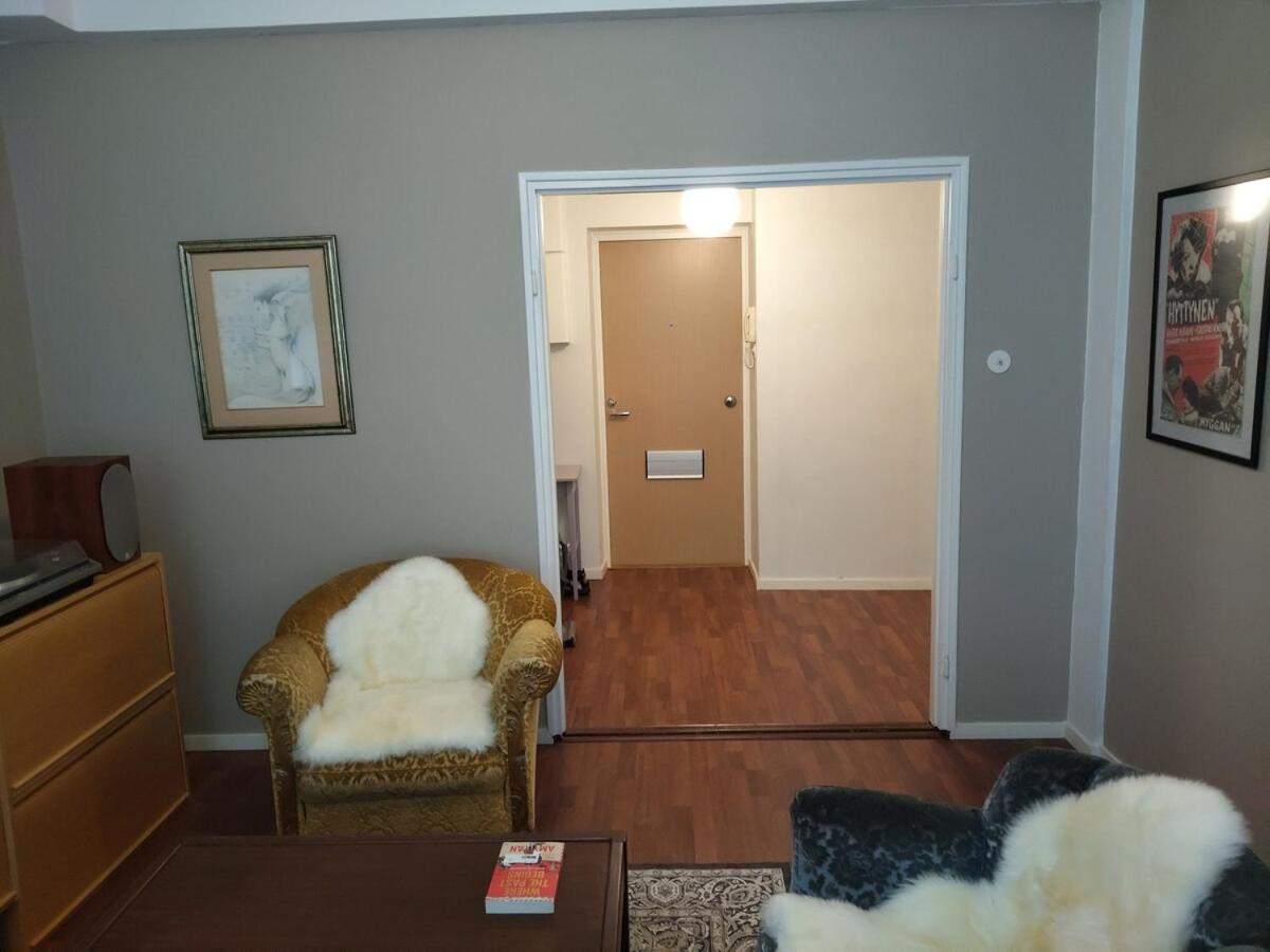 Brahe Suite, free parking garage