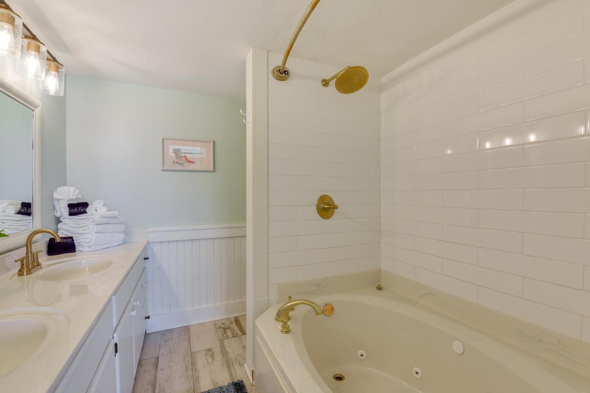 Oceanfront PCB Condo with Beach Access and 2 Pools