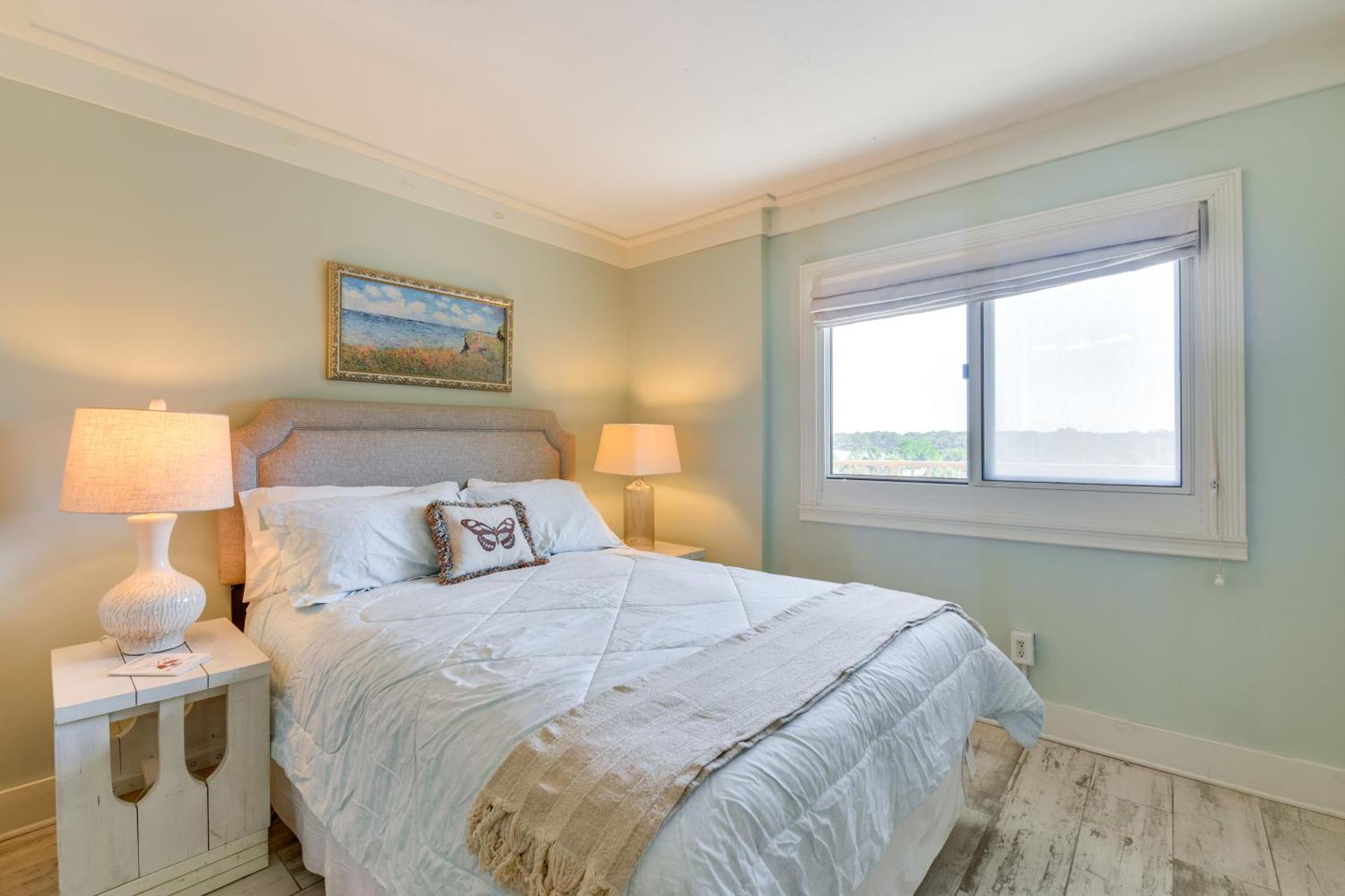 Oceanfront PCB Condo with Beach Access and 2 Pools