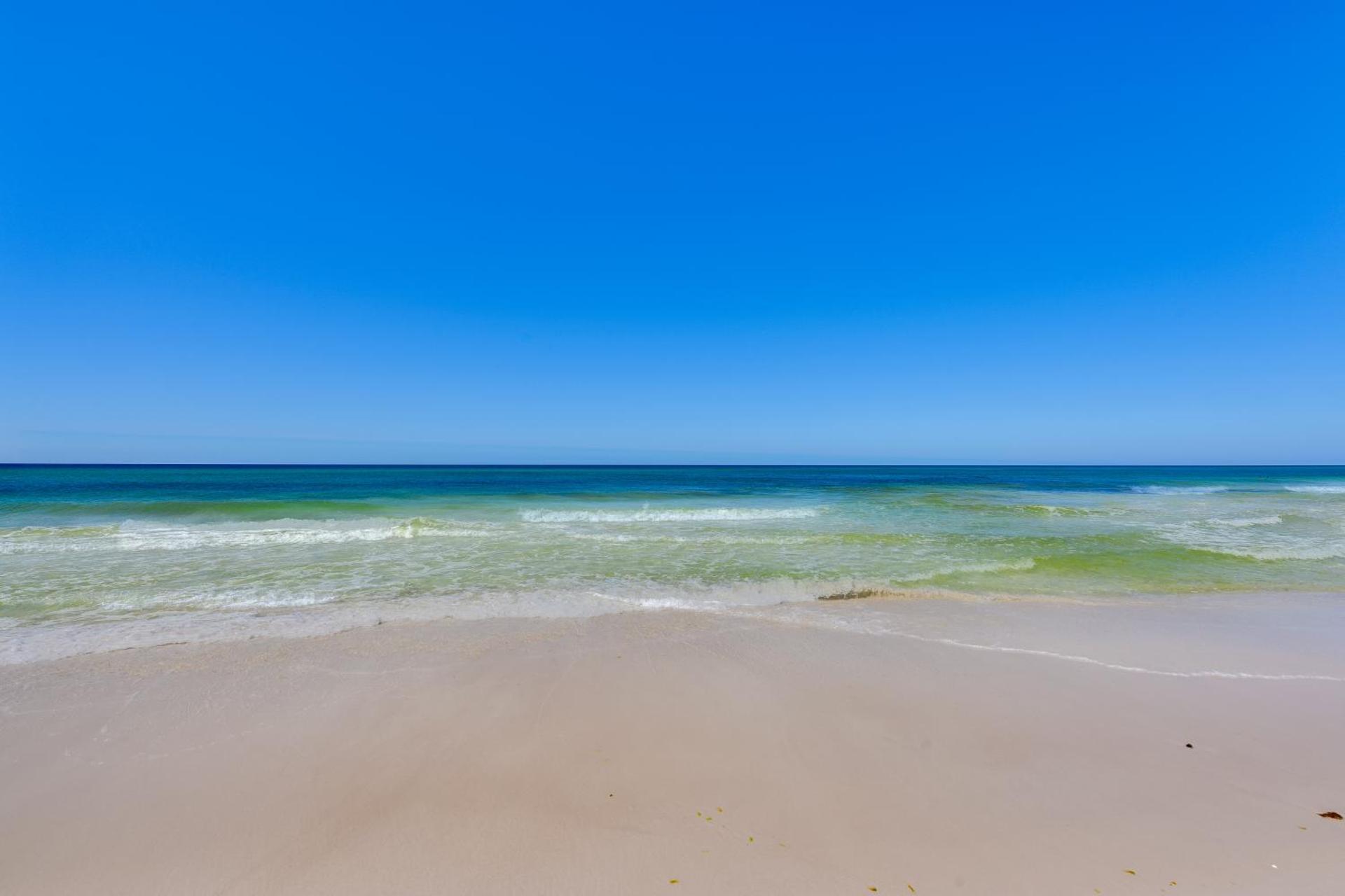 Oceanfront PCB Condo with Beach Access and 2 Pools