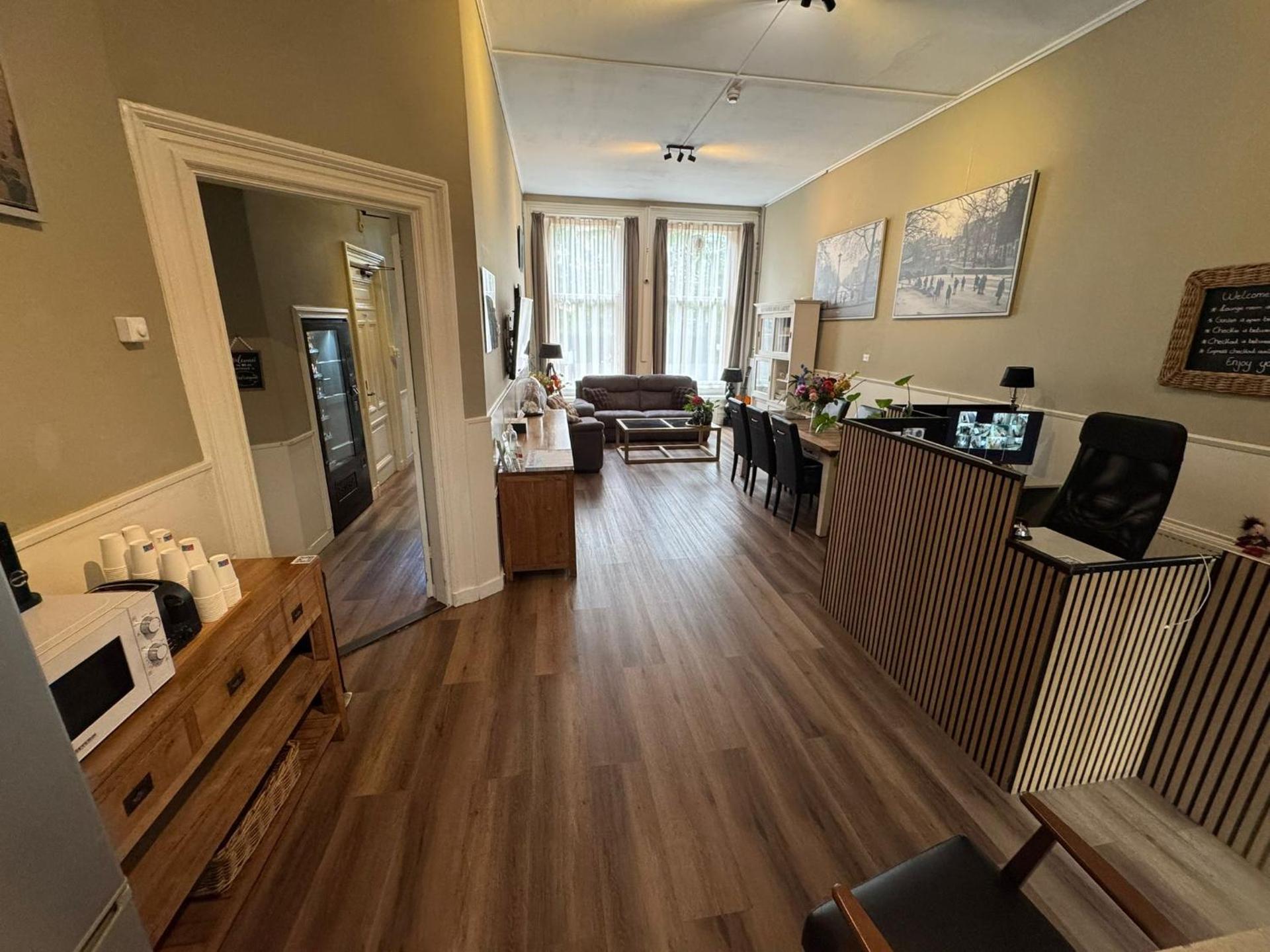 Communal lounge/ TV room