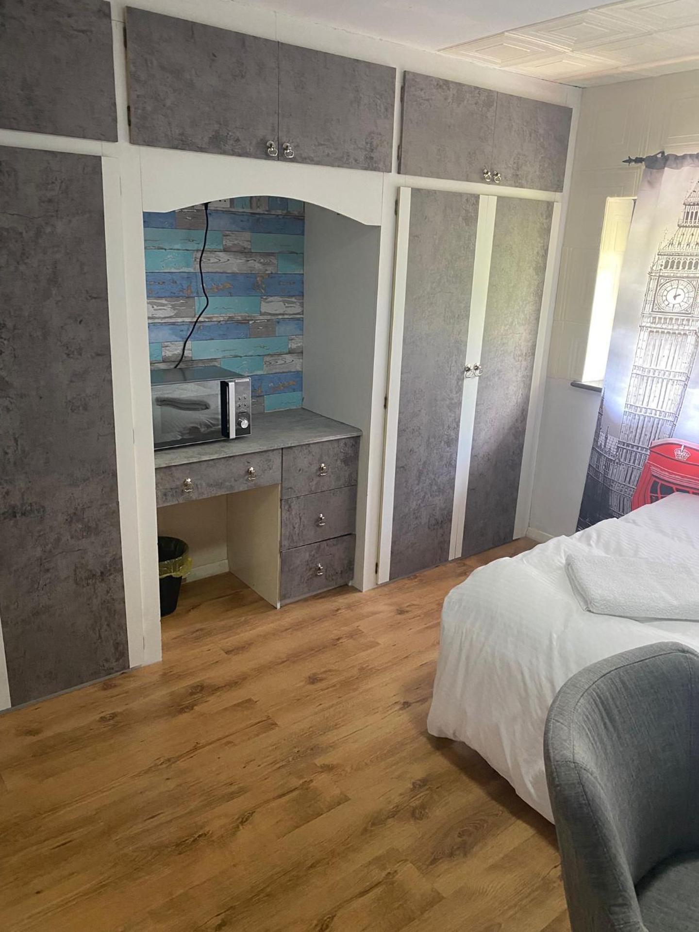 Heathrow Platform Rooms