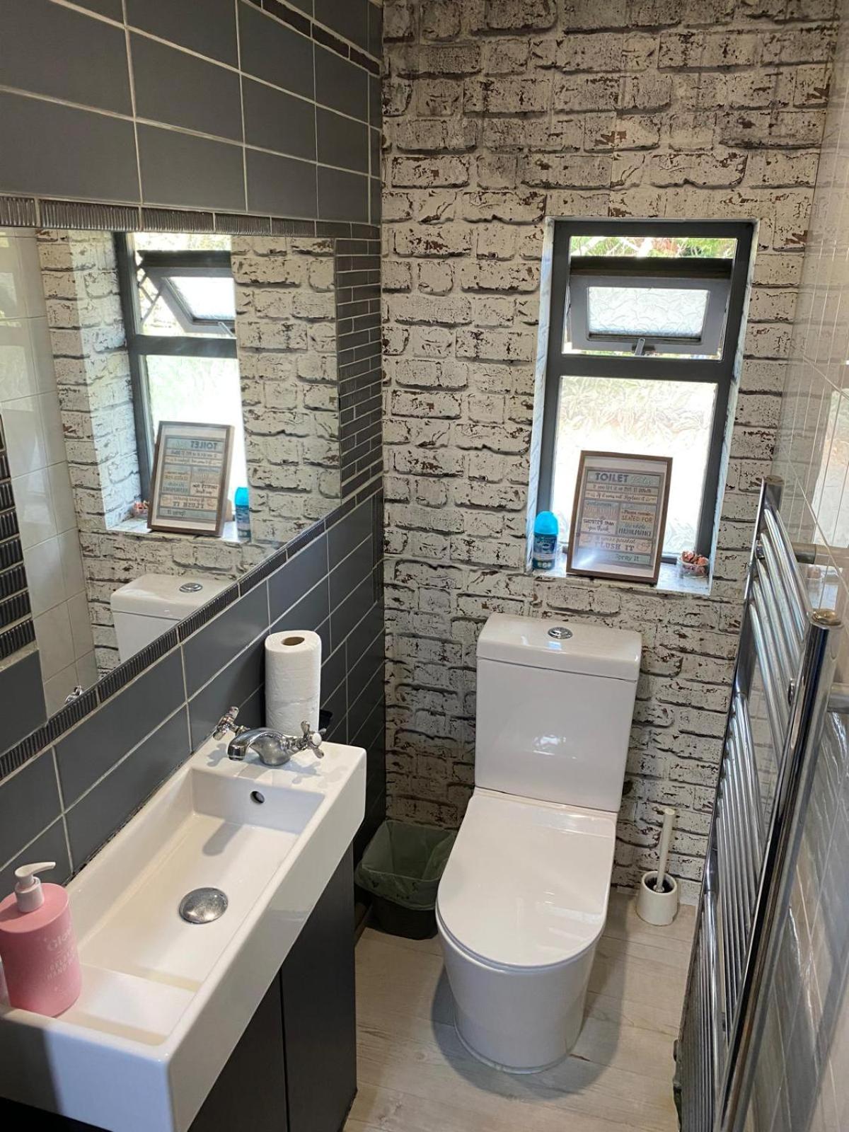 Heathrow Platform Rooms