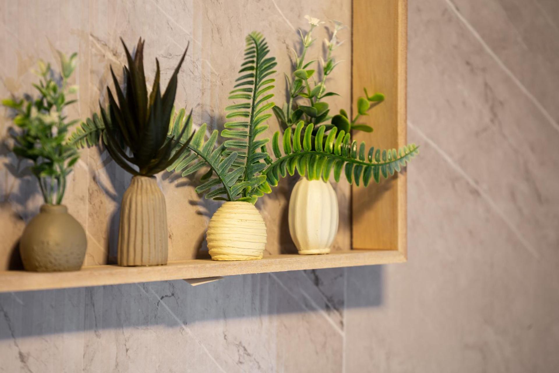 Getaway Accommodation with Pool Table and Jacuzzi!