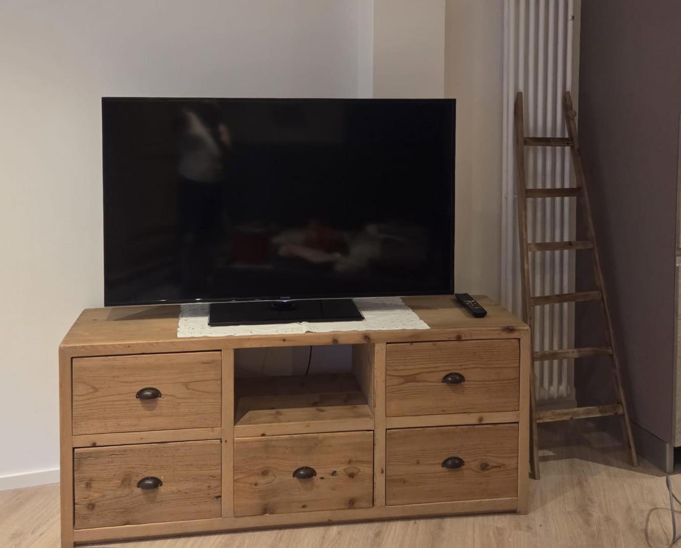 Leonard Chalet House