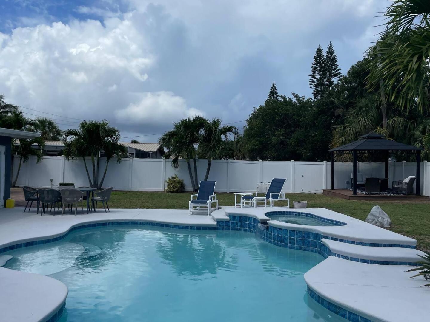 Private Heated Pool, Hot Tub 4BR3BA, Pool Table