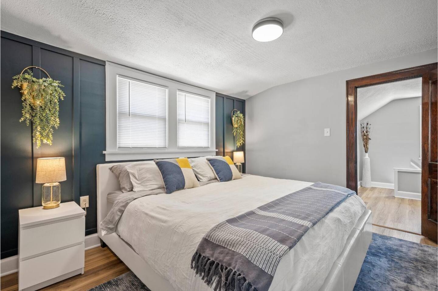 Amazing Parma Home King Bed Full Office Room