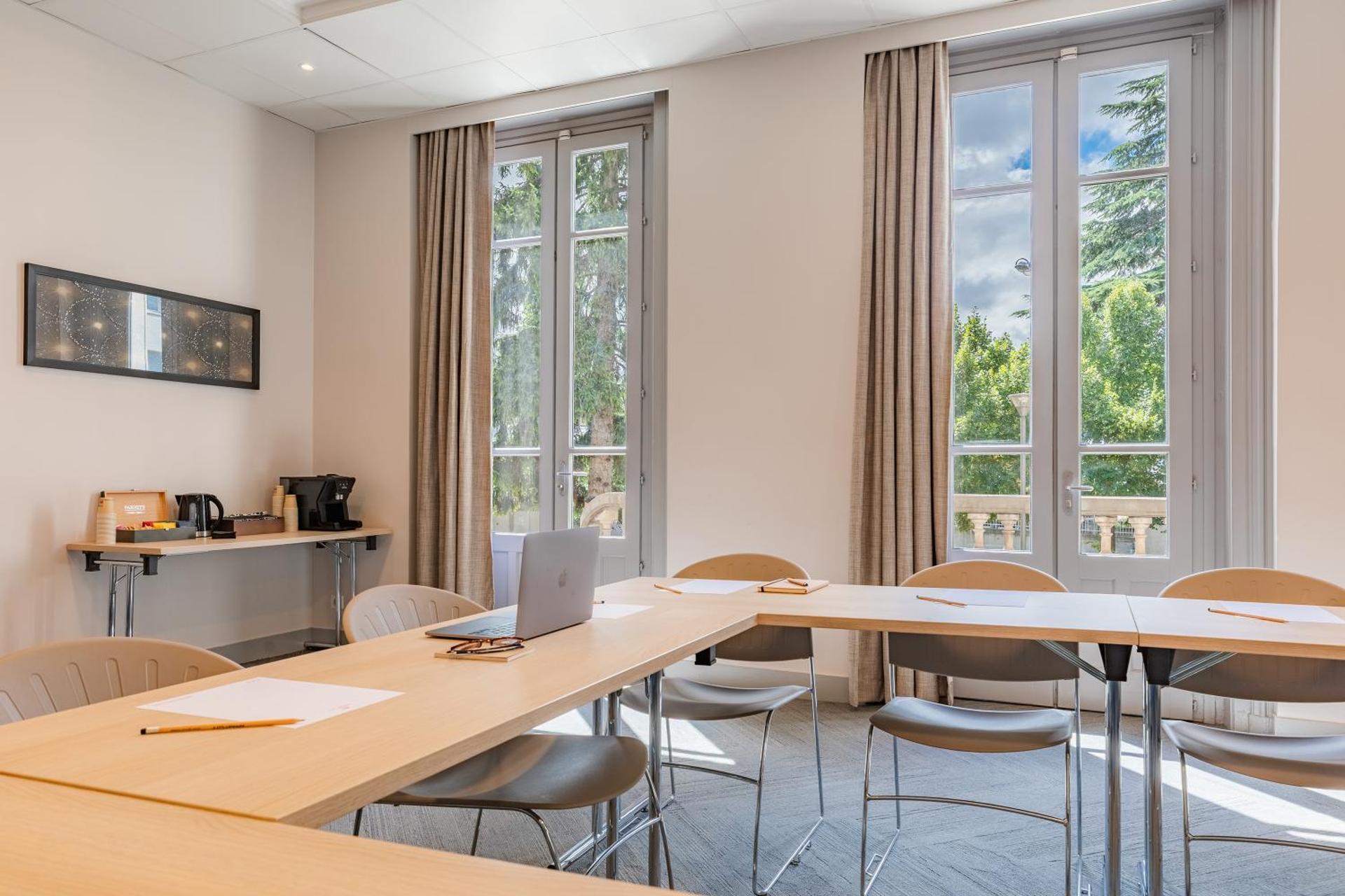 Meeting/conference room