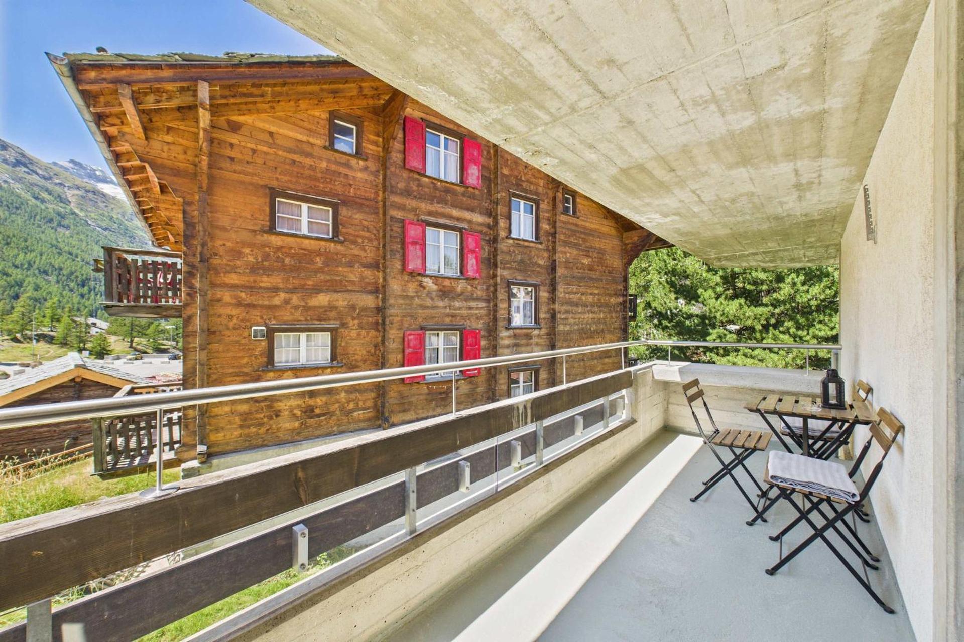 Central suite to stay for two experience SaasFee