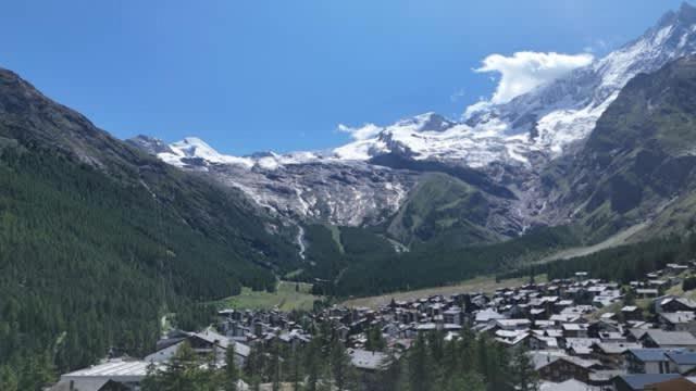 Central suite to stay for two experience SaasFee