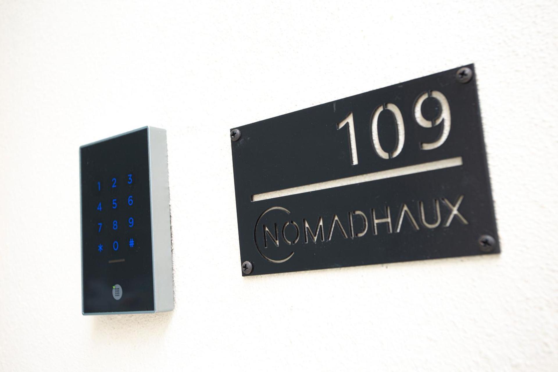 Nomad Haux Mestalla Apartments