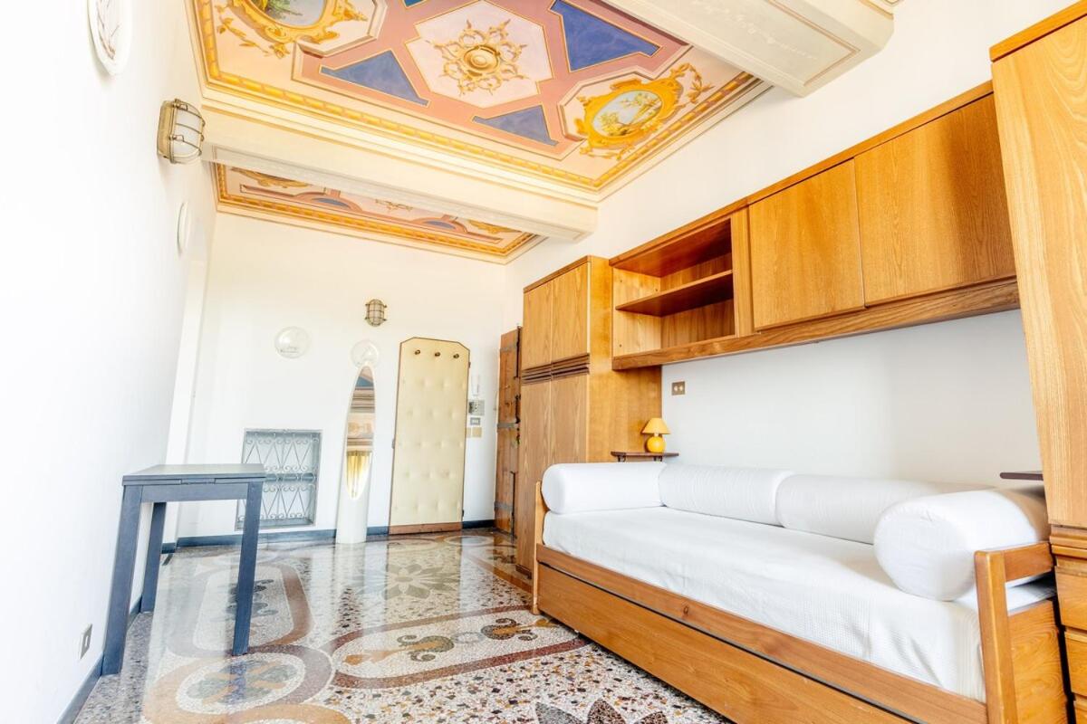 4 beds-sea view with private garage