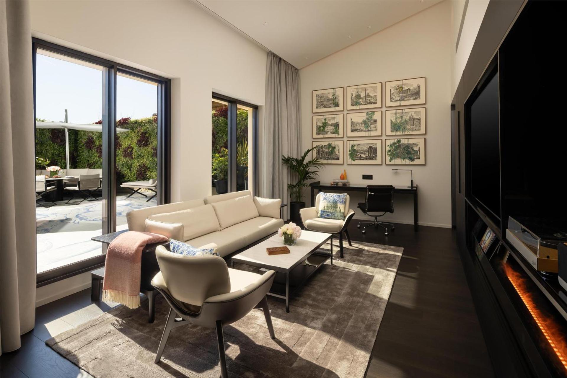 Photo of the whole room