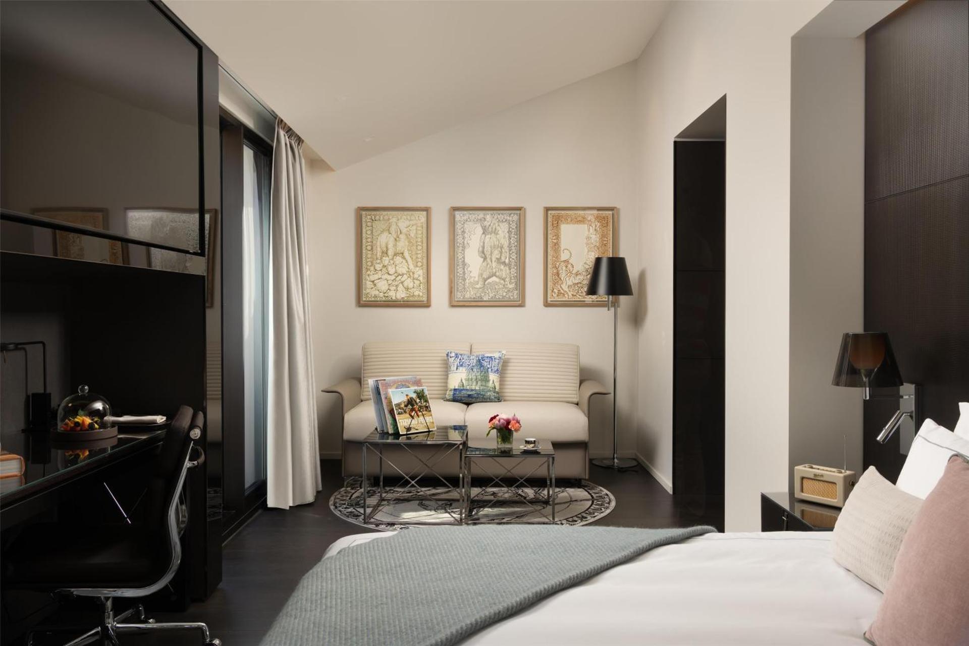 Photo of the whole room