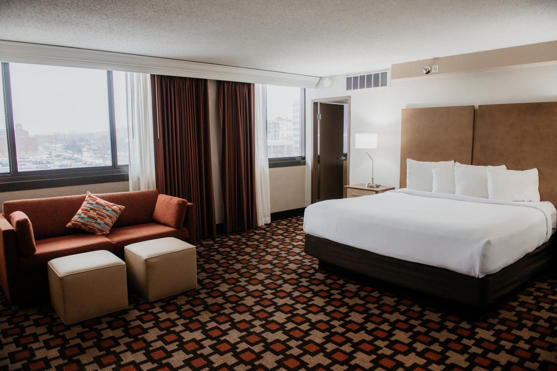 King Studio Suite with Sofa-Bed - Non-Smoking