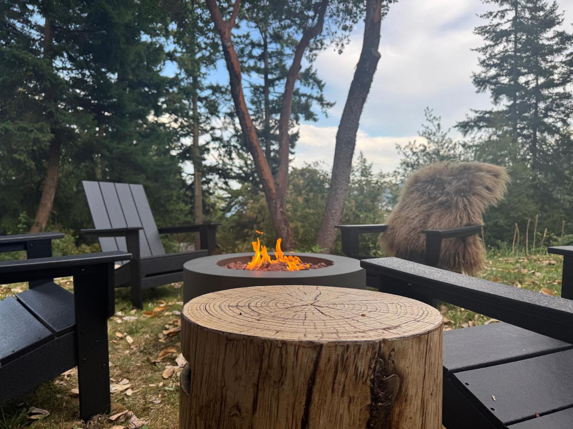 Beautiful WaterViews, Pet-Friendly, Close to Town