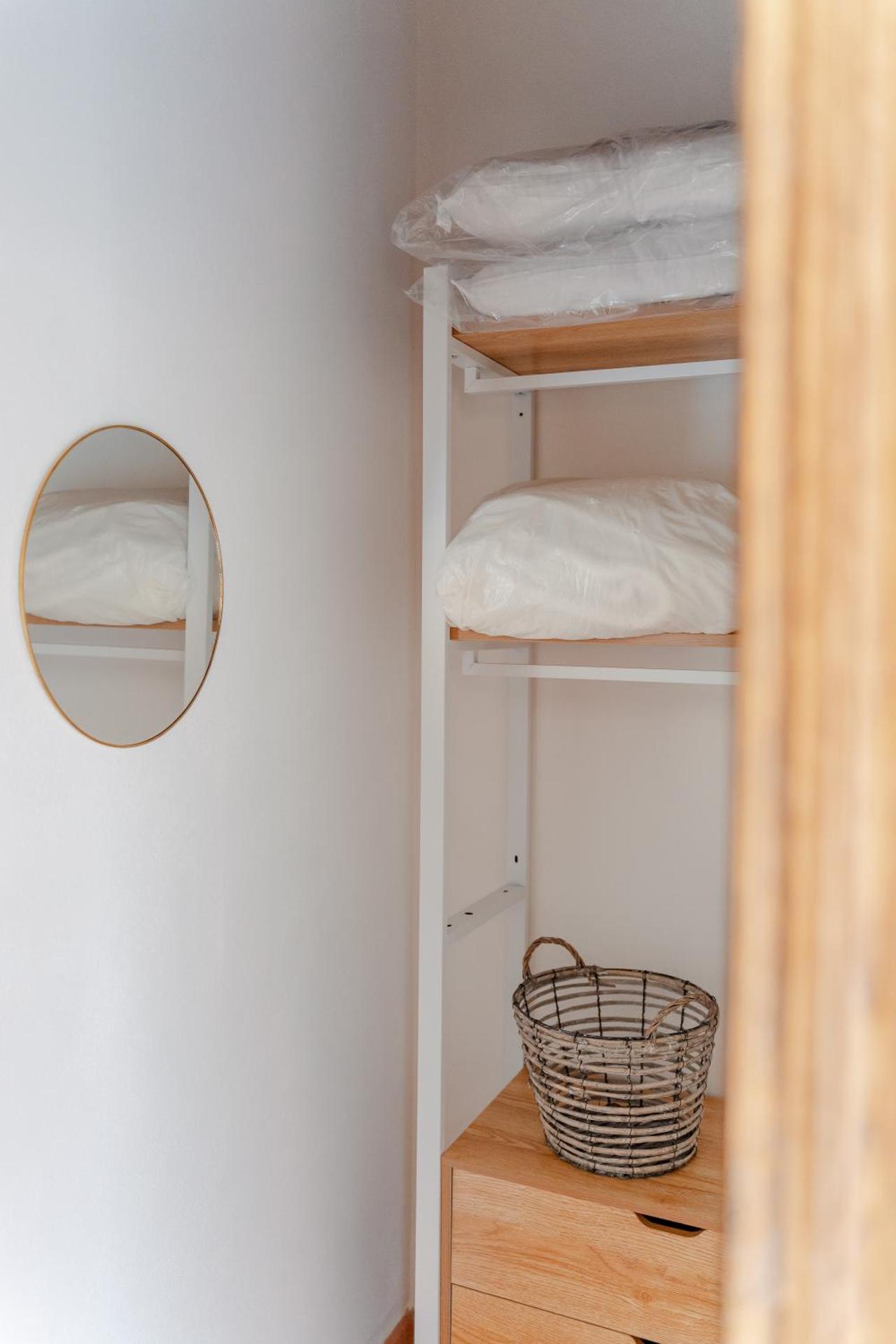 Deluxe One-Bedroom Apartment