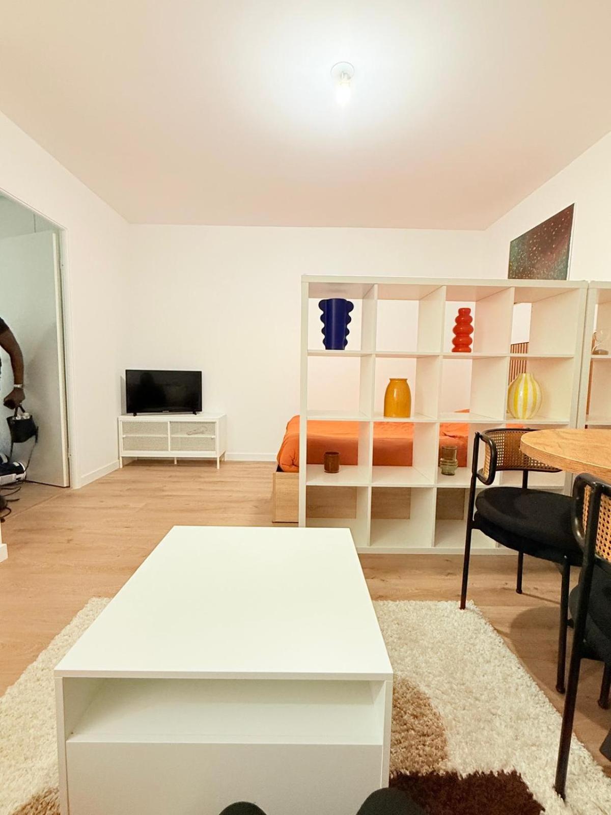 Vases d'honneur HOME proche de Paris et du stade de France