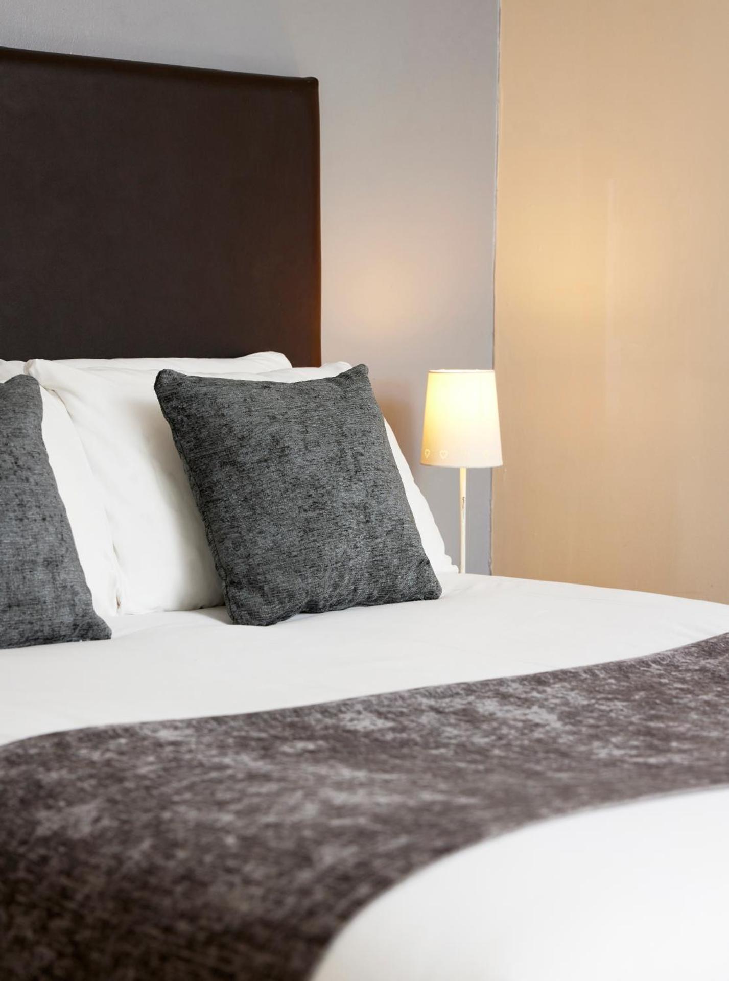 Old Ferry Boat by Greene King Inns