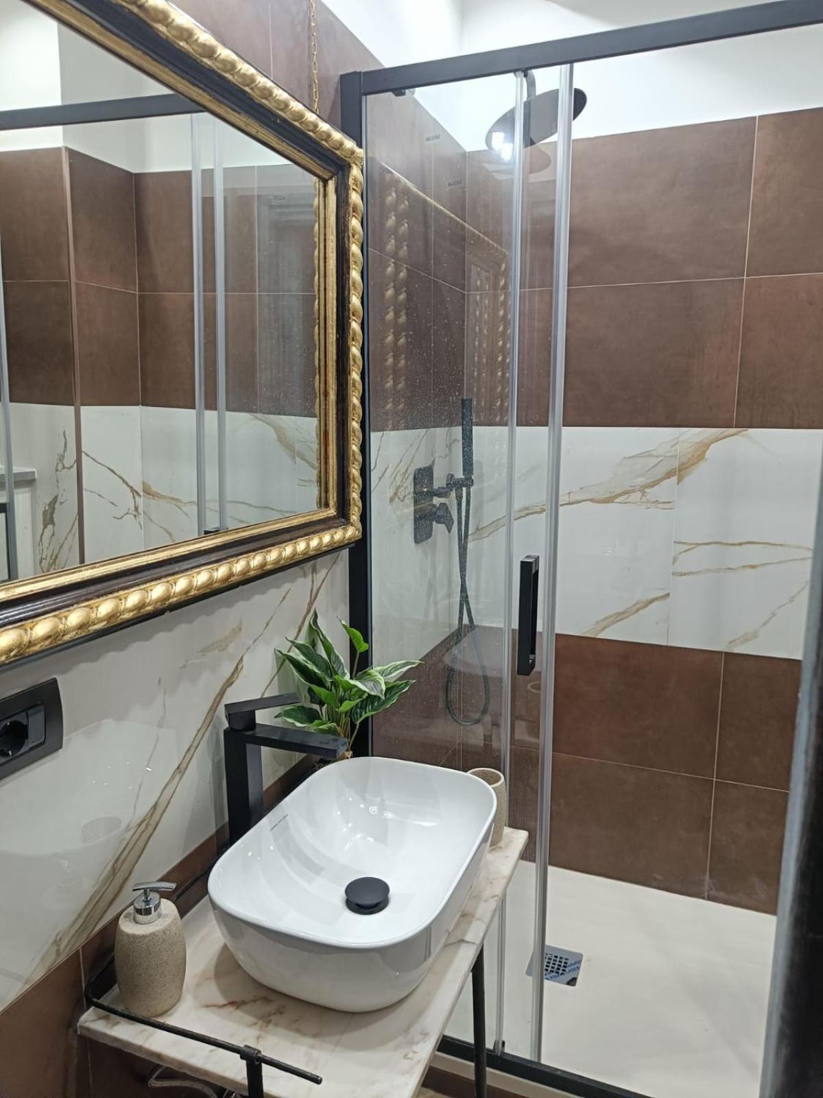 BNB Frescoes Rooms San Frediano