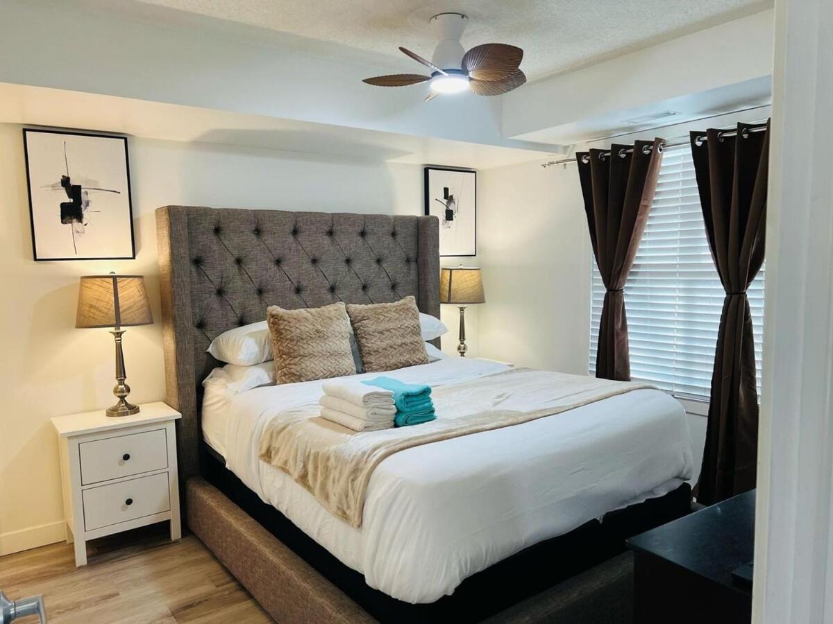 Mordern 2BedRoom Downtown Apt with Free Parking & Wifi