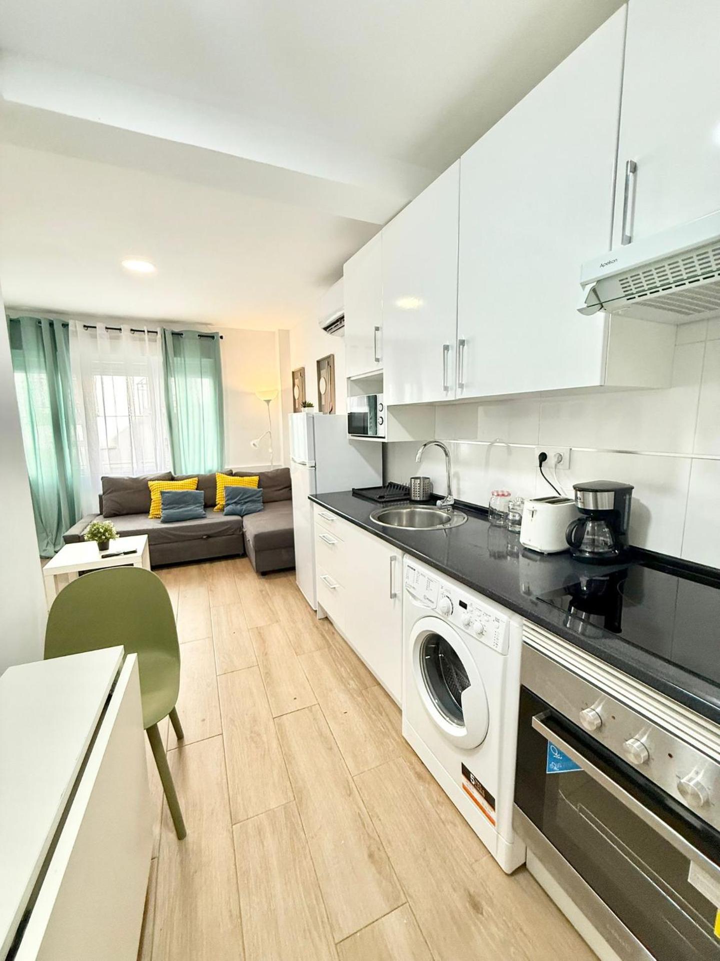 Metro Avenida de America 04 AMCH Hospedaje