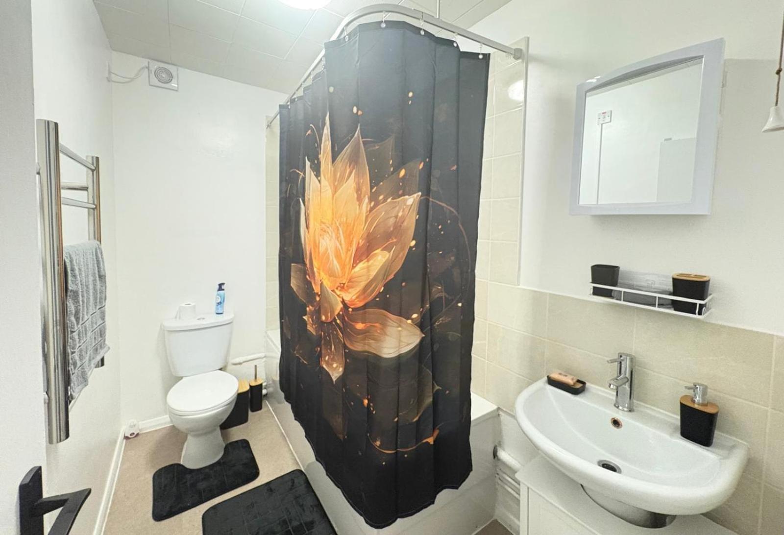 Cosy 2 bed flat Near East Croydon