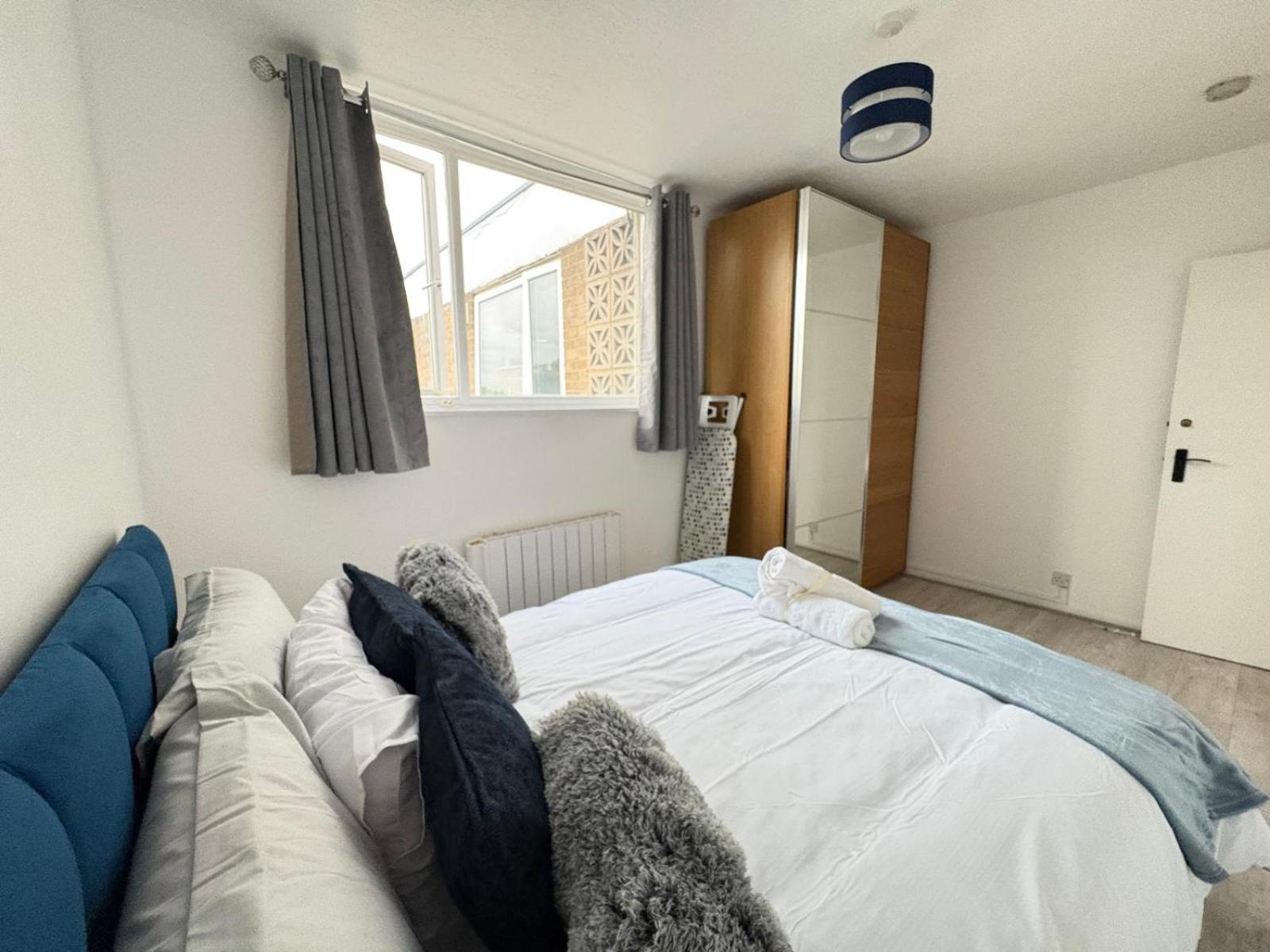 Cosy 2 bed flat Near East Croydon