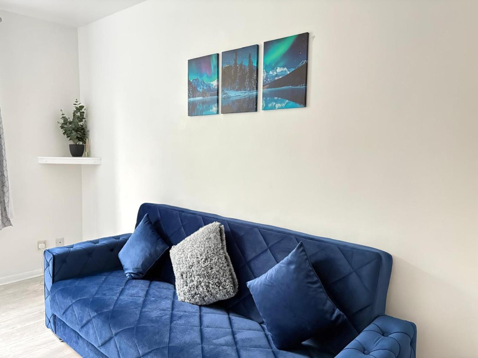 Cosy 2 bed flat Near East Croydon