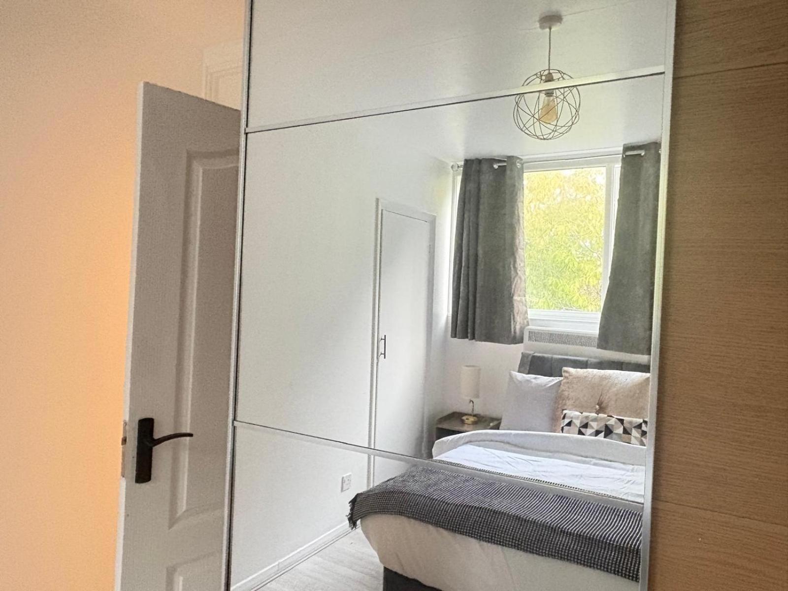 Cosy 2 bed flat Near East Croydon