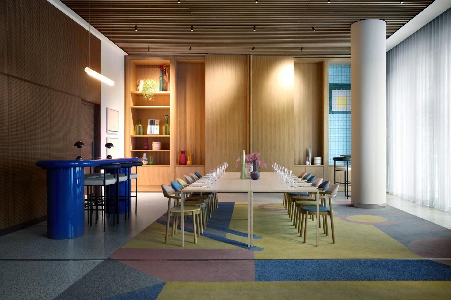 Meeting/conference room