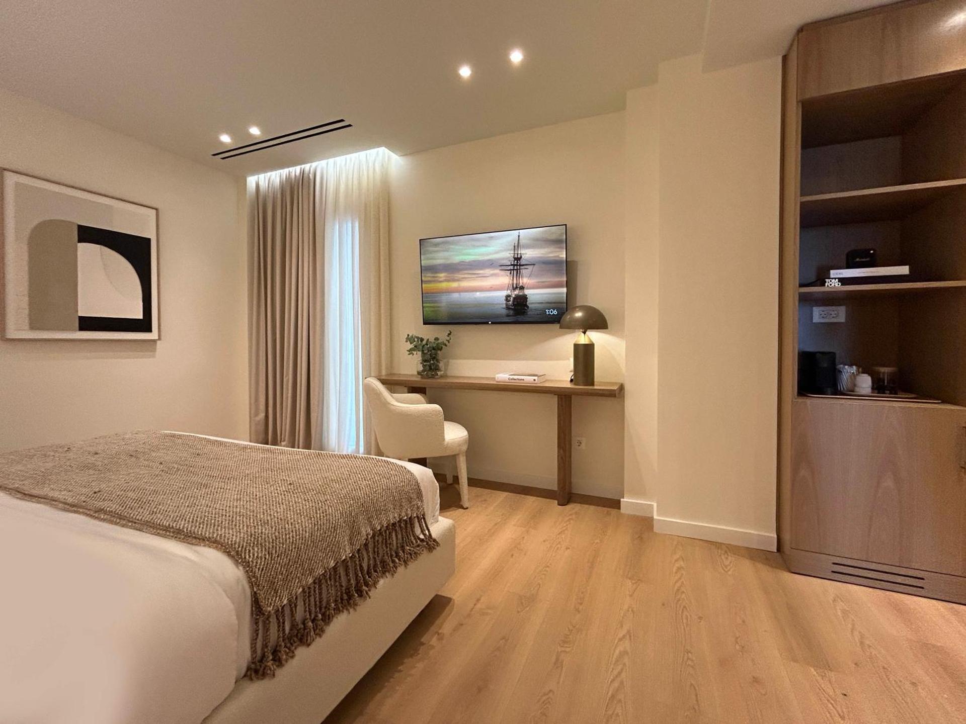 Luxury White Tower Suites