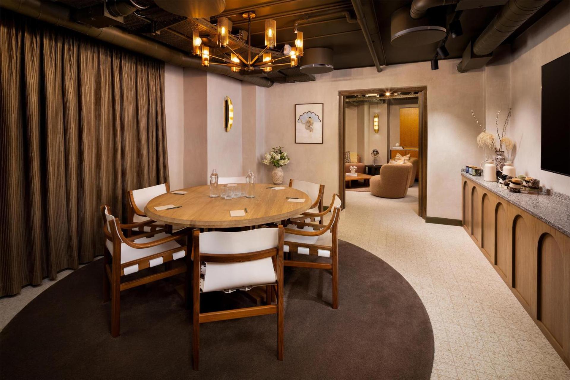 Meeting/conference room