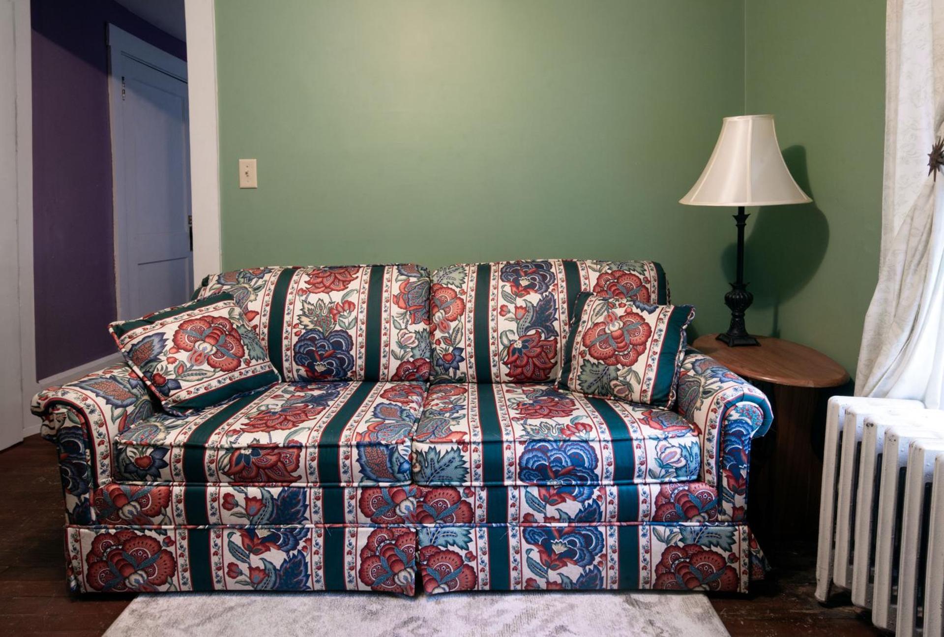 Queen Suite with Pool View