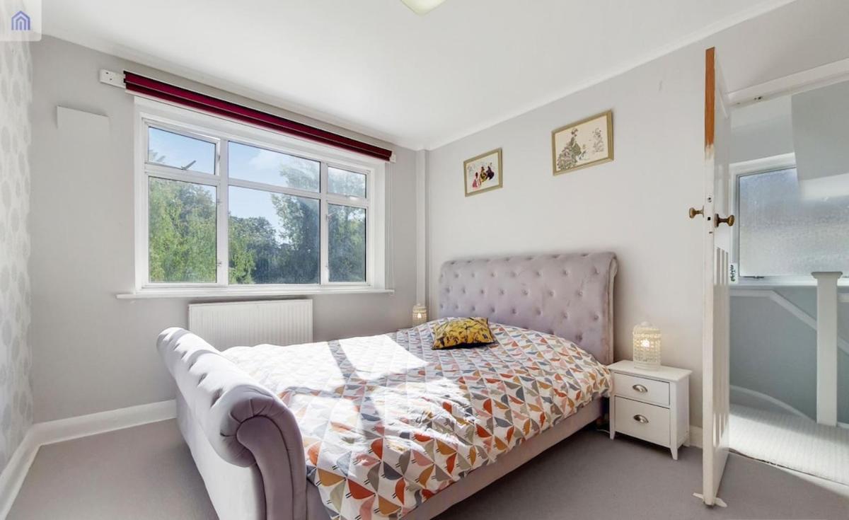 EEJs Grand 5 Bed Home- London, Greenwich