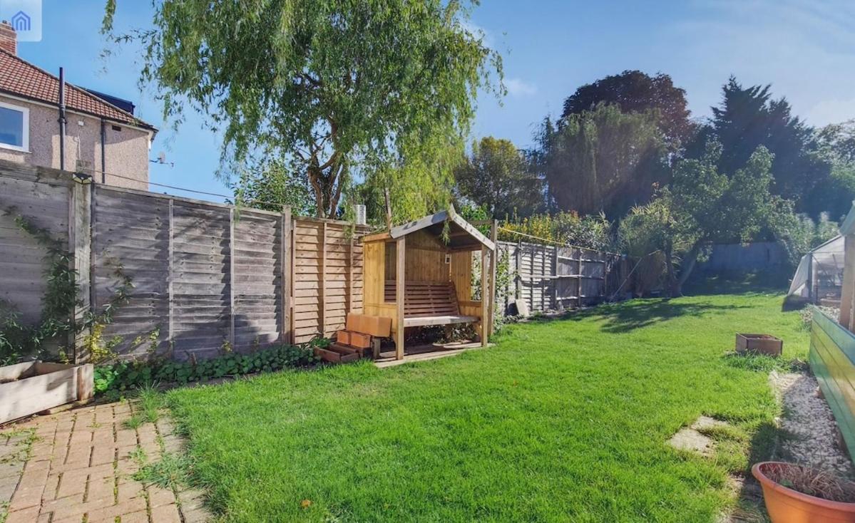 EEJs Grand 5 Bed Home- London, Greenwich