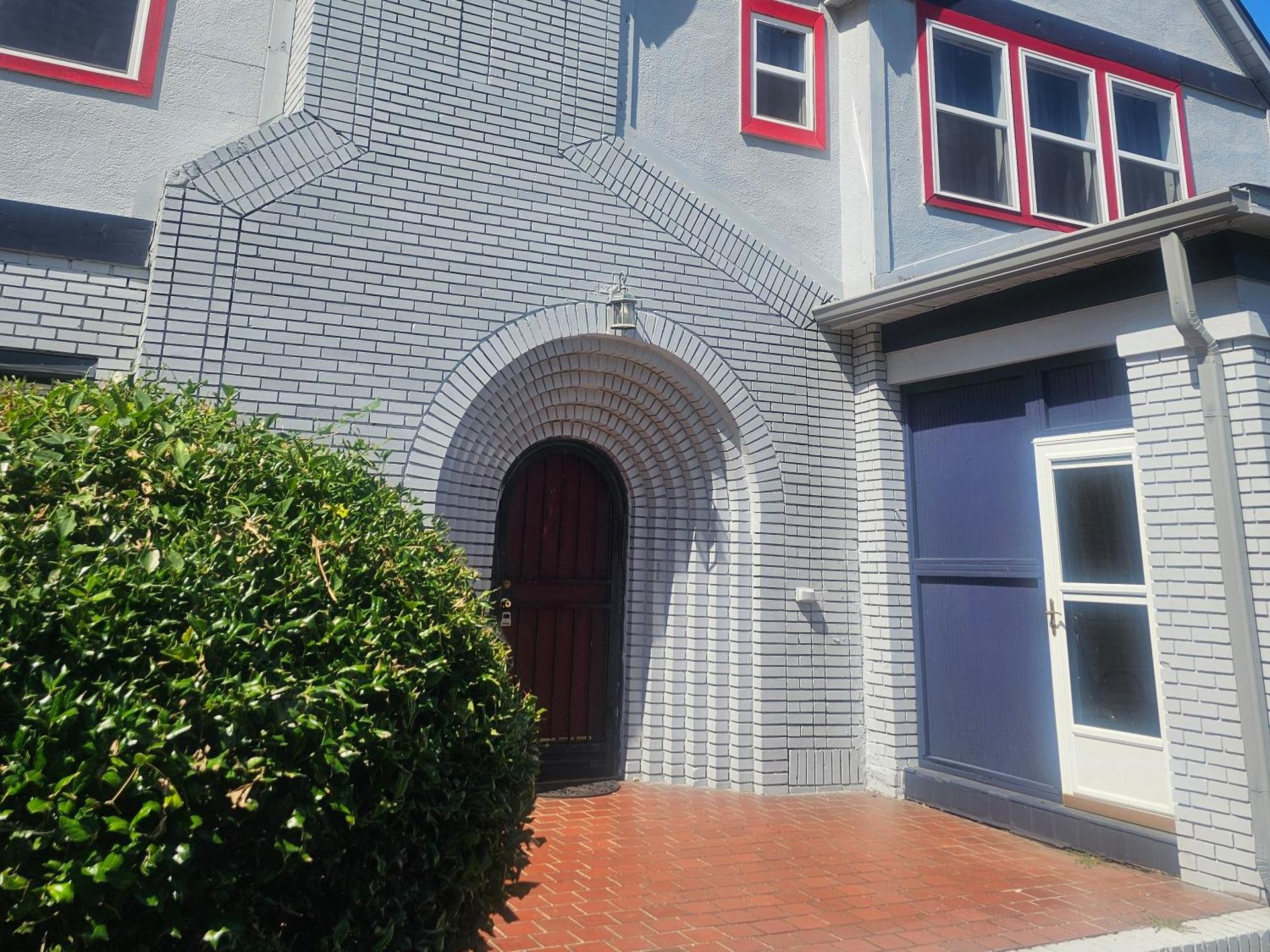 Birmingham's Spacious Uptown Family Retreat