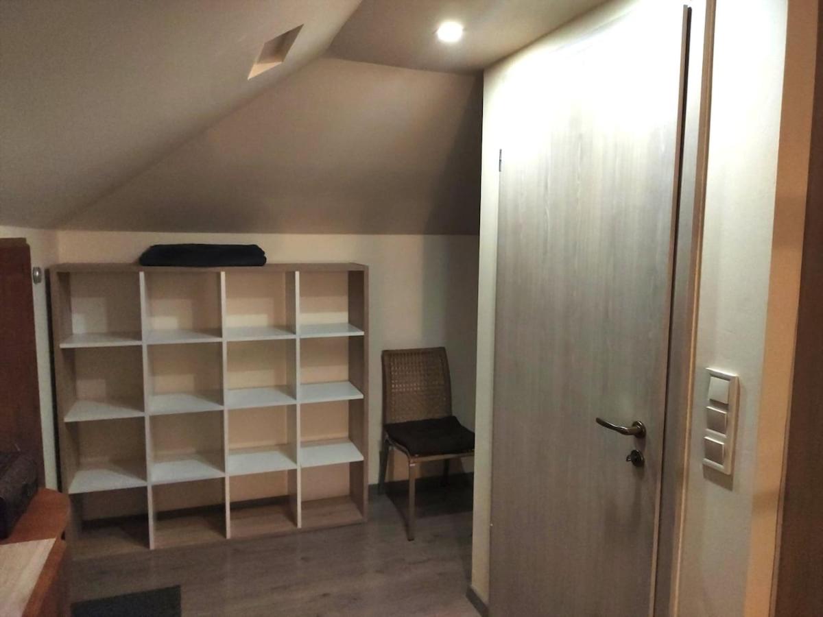 Comfy Attic Near the Airport - Full