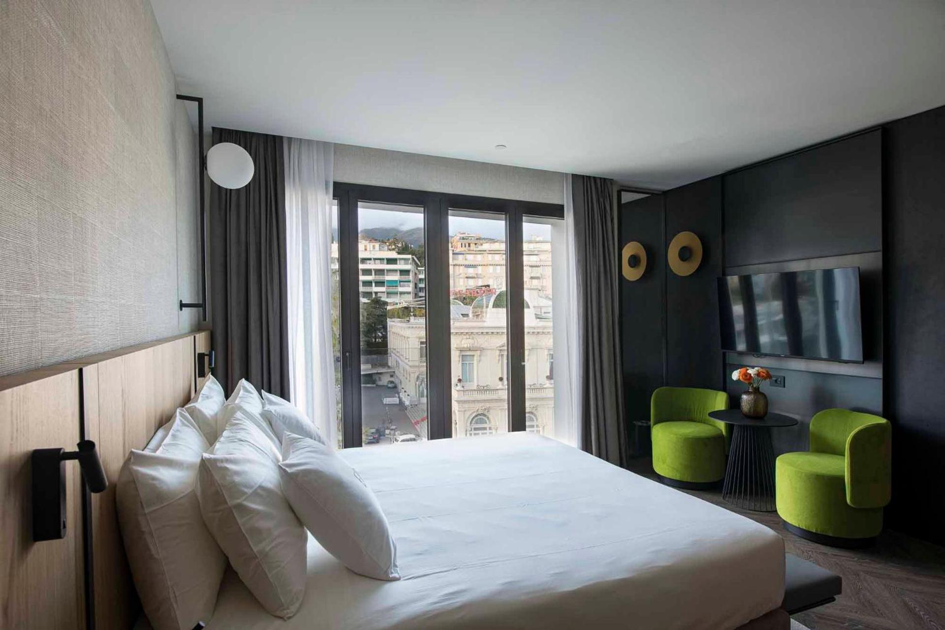 Deluxe Double or Twin Room with City View