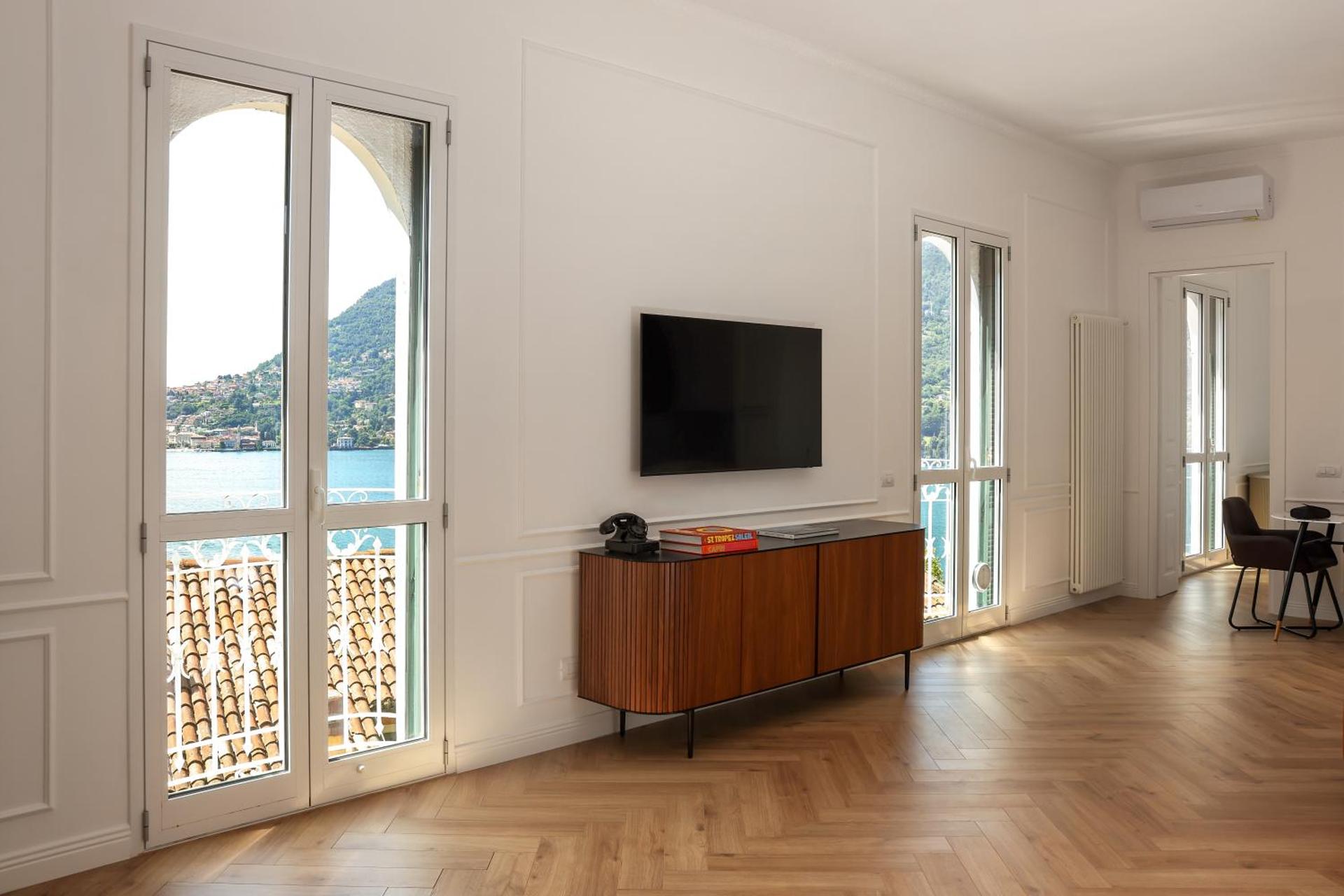 Communal lounge/ TV room