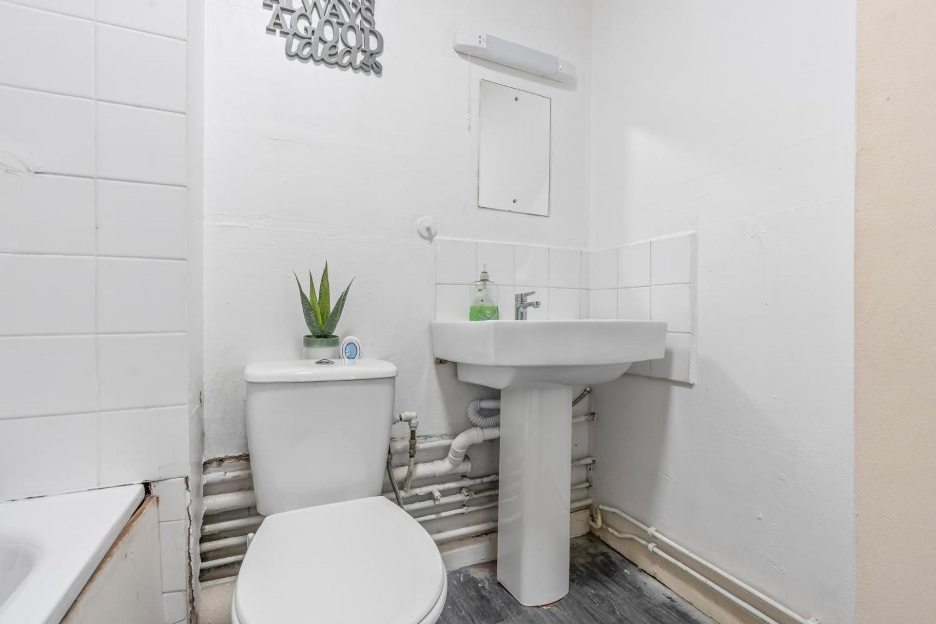 Spacious Urban Apartment in Croydon