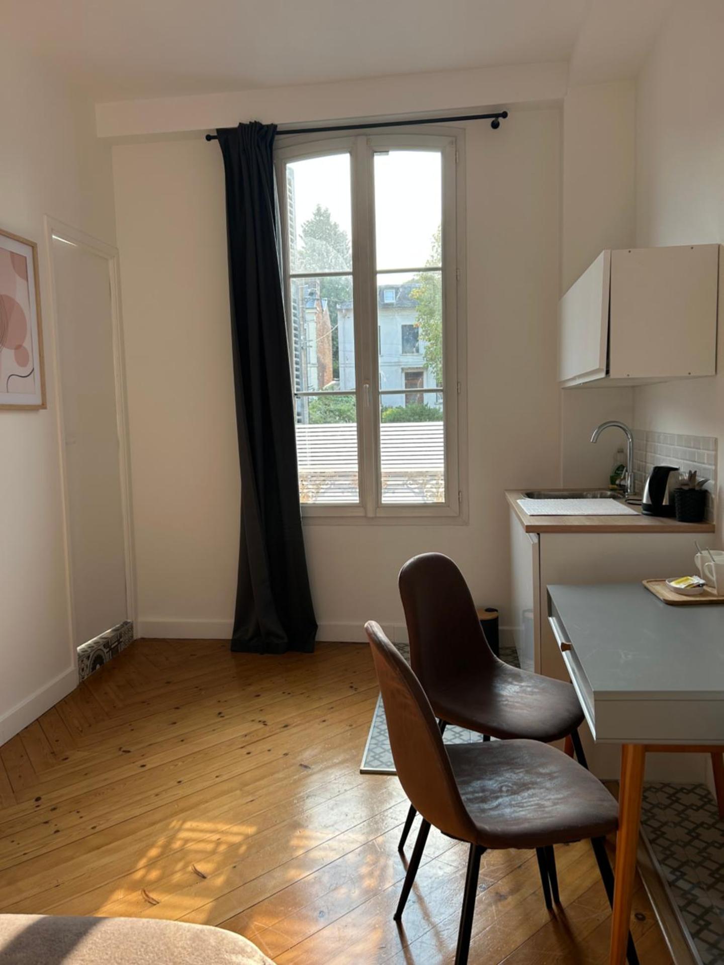 Chambre toute équipée