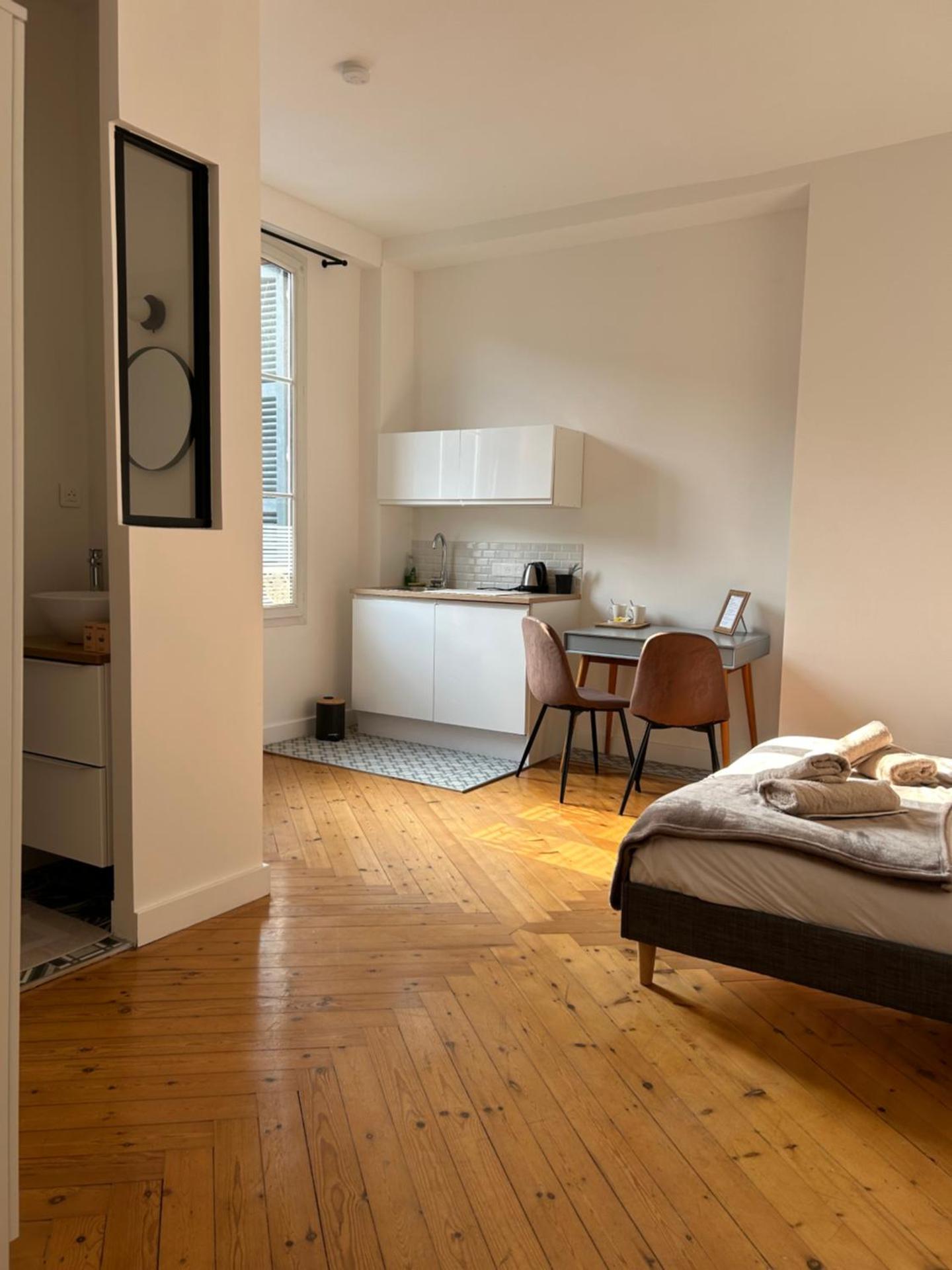 Chambre toute équipée