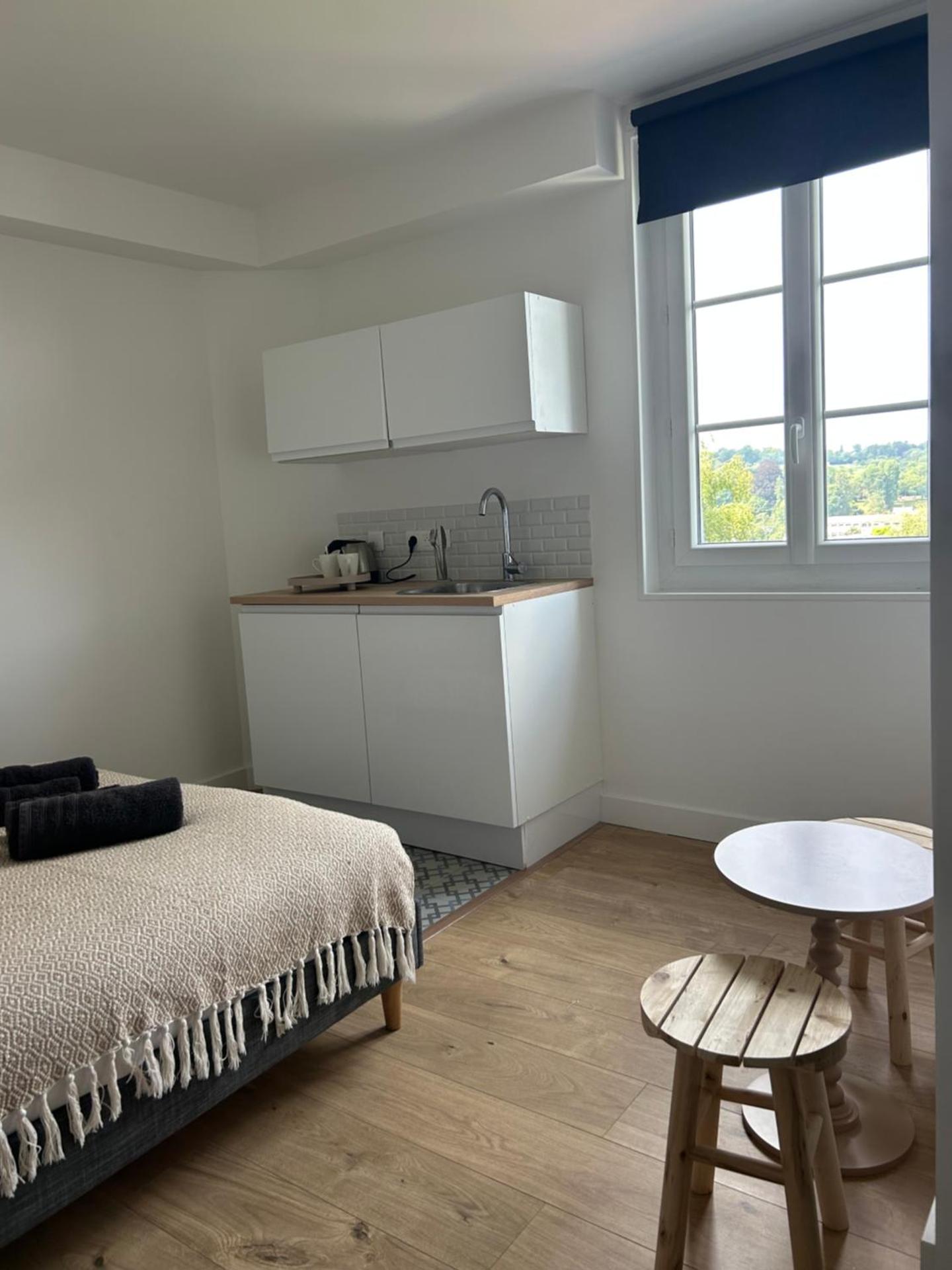 Chambre toute équipée