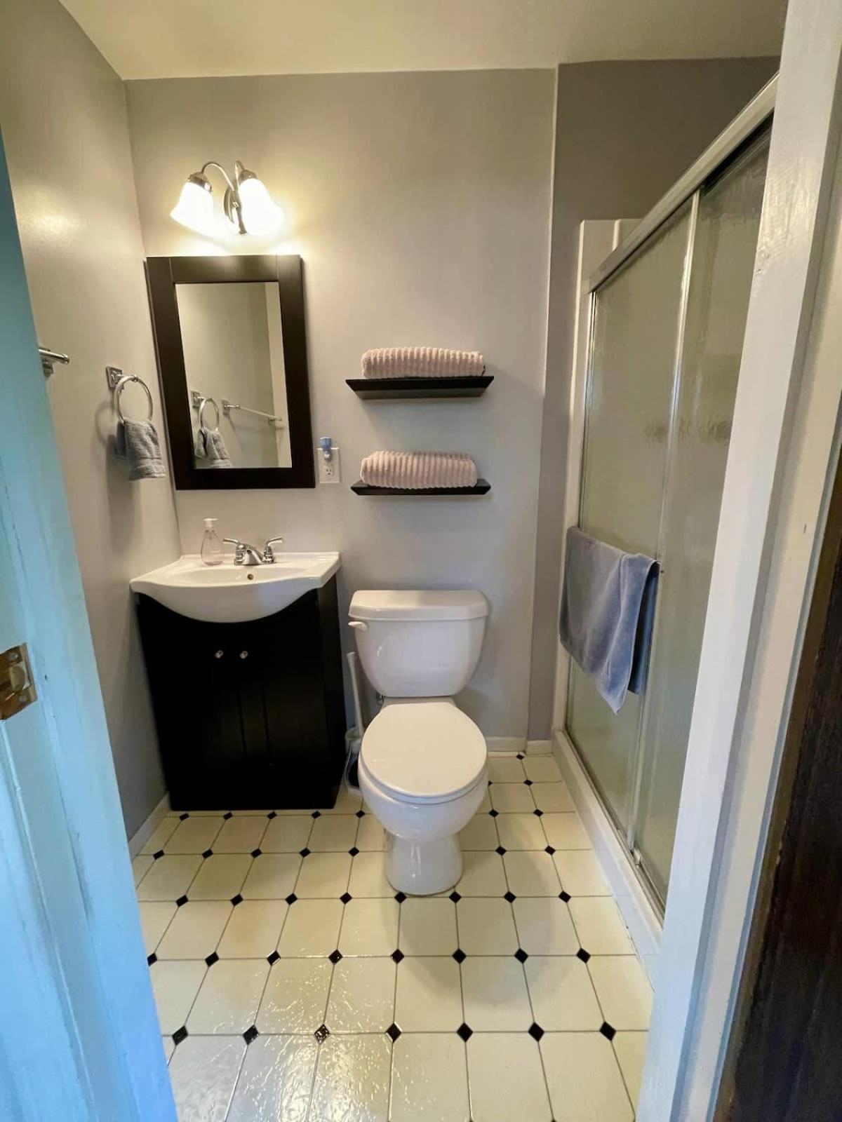 Blue Lake Chalet- 3 Bedroom + Loft/Pool Table in Arnold/Bear Valley (Pet-Friendly)