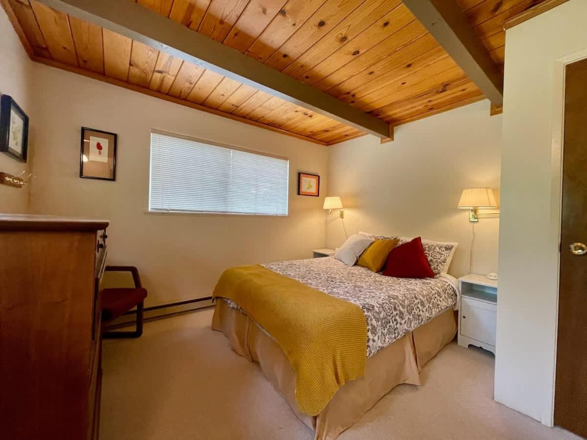 Blue Lake Chalet- 3 Bedroom + Loft/Pool Table in Arnold/Bear Valley (Pet-Friendly)