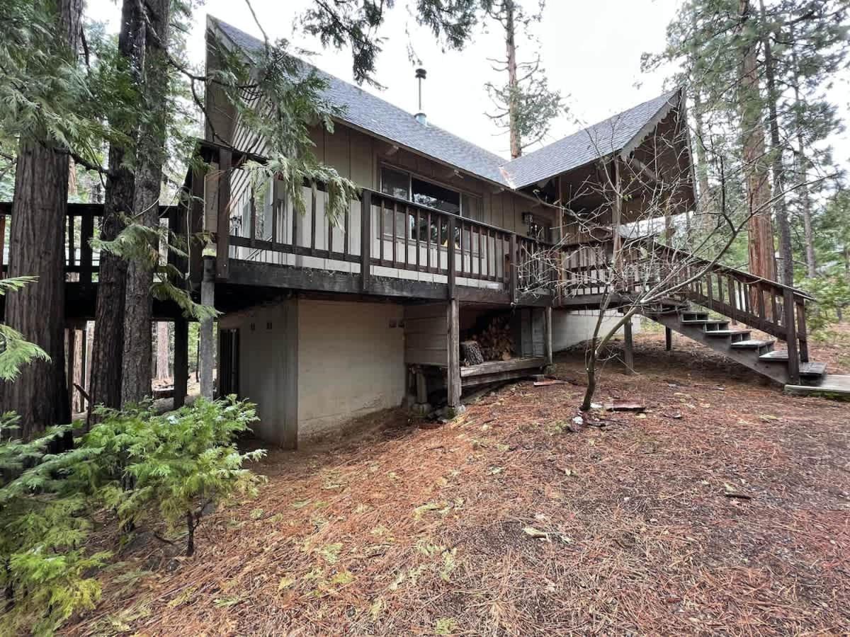 Blue Lake Chalet- 3 Bedroom + Loft/Pool Table in Arnold/Bear Valley (Pet-Friendly)